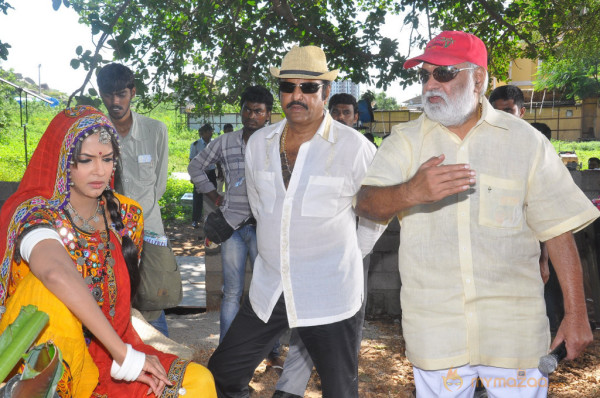 Doosukeltha Movie Onlocation Stills 