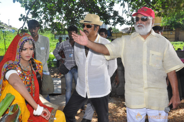 Doosukeltha Movie Onlocation Stills 