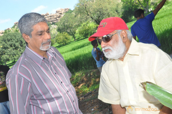 Doosukeltha Movie Onlocation Stills 