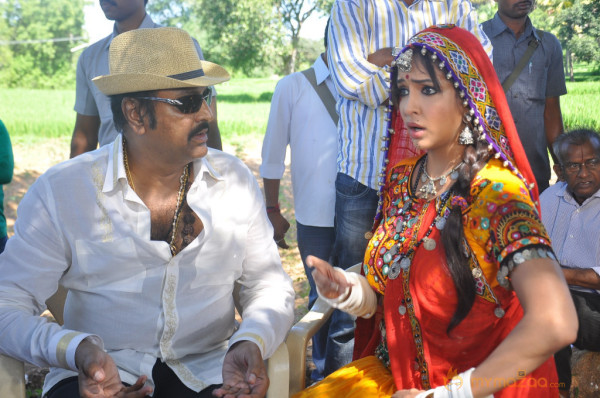 Doosukeltha Movie Onlocation Stills 