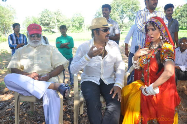 Doosukeltha Movie Onlocation Stills 