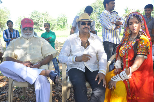 Doosukeltha Movie Onlocation Stills 