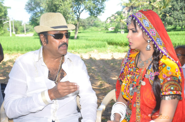 Doosukeltha Movie Onlocation Stills 