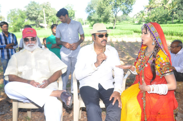 Doosukeltha Movie Onlocation Stills 