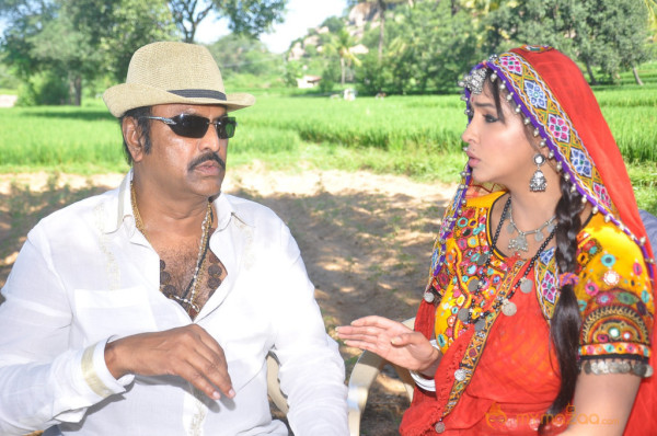 Doosukeltha Movie Onlocation Stills 