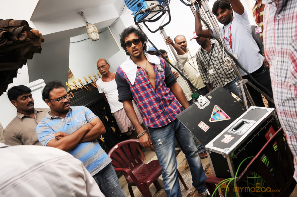 Doosukeltha Movie Onlocation Stills 