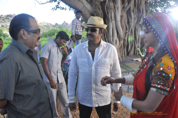 Doosukeltha Movie Onlocation Stills 