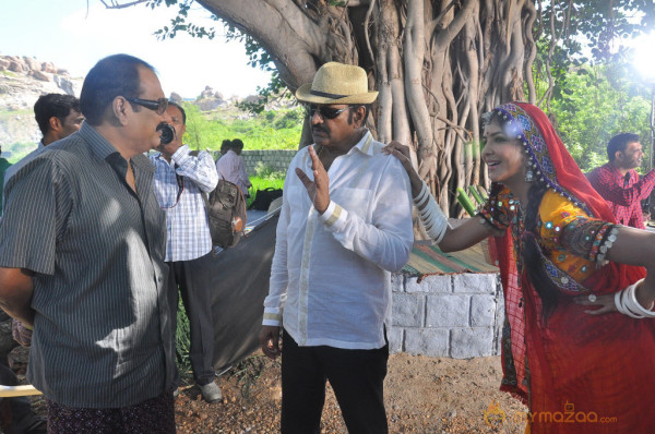 Doosukeltha Movie Onlocation Stills 