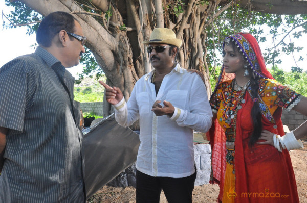 Doosukeltha Movie Onlocation Stills 