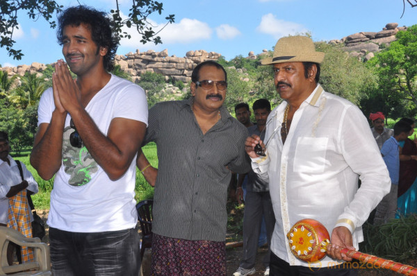 Doosukeltha Movie Onlocation Stills 