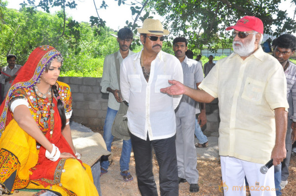 Doosukeltha Movie Onlocation Stills 