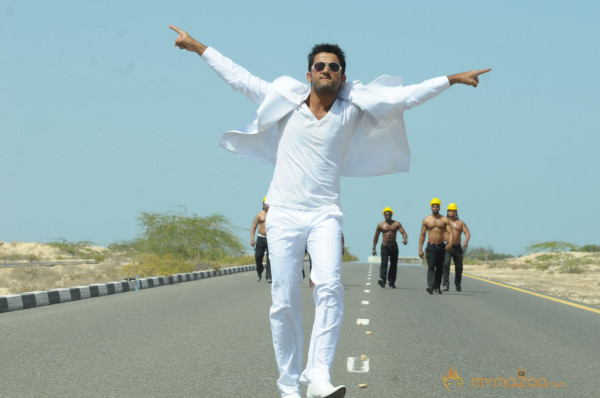 Gunde Jaari Gallanthayindhe Movie New Stills 