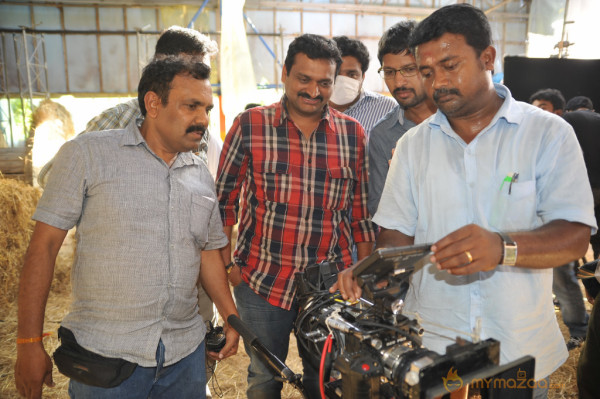 Iddarammailatho Working Stills 