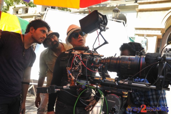 Iddarammayilatho Movie & Working Stills 