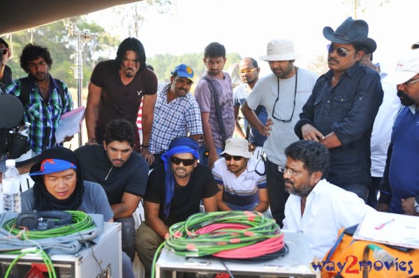 Iddarammayilatho Movie & Working Stills 