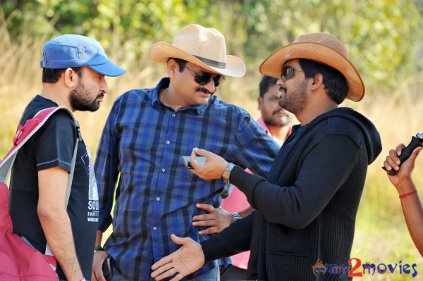 Iddarammayilatho Movie & Working Stills 