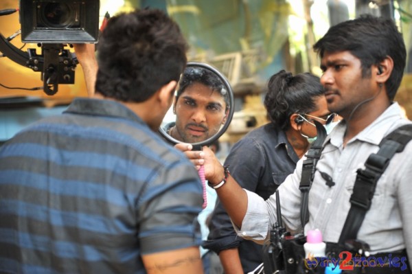 Iddarammayilatho Movie & Working Stills 