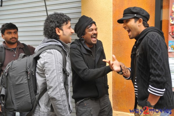 Iddarammayilatho Movie & Working Stills 