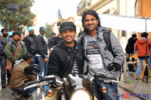 Iddarammayilatho Movie & Working Stills 