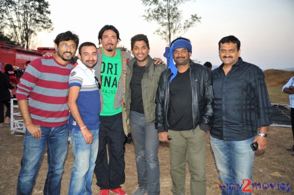 Iddarammayilatho Movie & Working Stills 