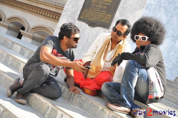 Iddarammayilatho Movie & Working Stills 