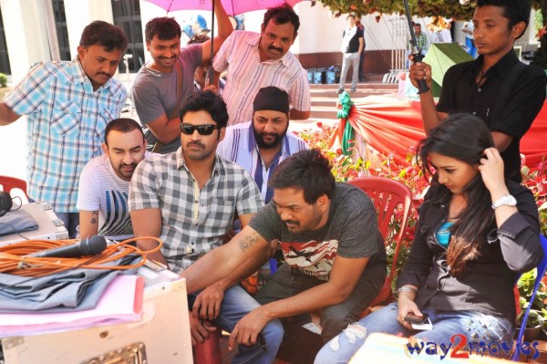 Iddarammayilatho Movie & Working Stills 