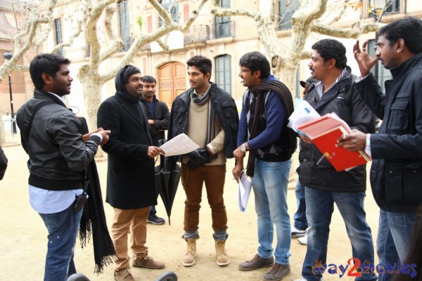 Iddarammayilatho Movie & Working Stills 