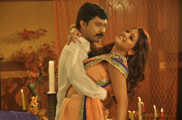 Maharajasri Gaaligadu Movie Hot Stills 