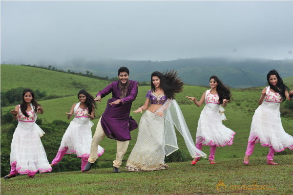 Manasunu Maya Seyake New Movie Stills 