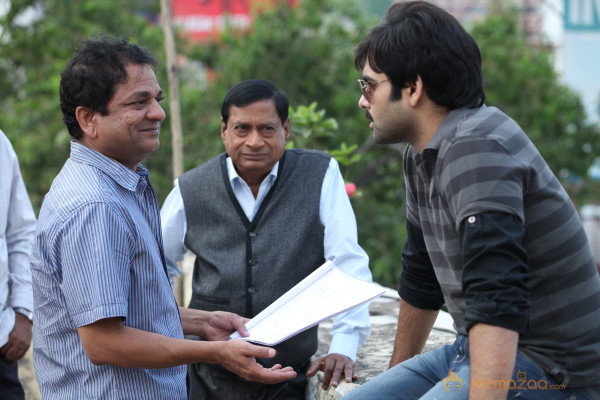 Masala Movie Working Stills 