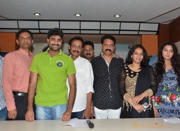 Mounam Movie Press Meet Stills