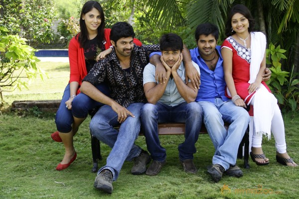 Na Saamiranga Movie Stills 