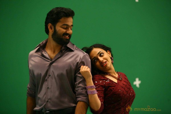 Nithya Menon In Ee Velalo Movie Stills