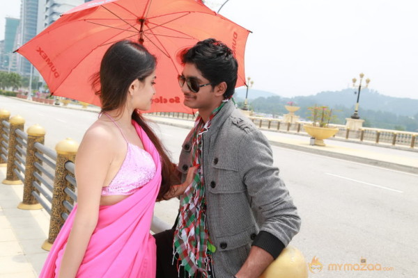 Nuvve Naa Bangaram New Movie Stills 