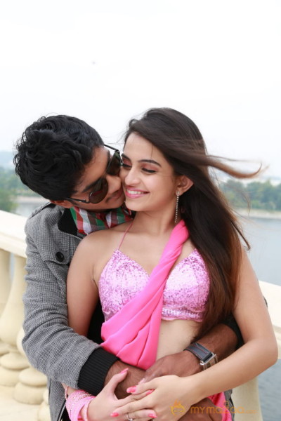 Nuvve Naa Bangaram New Movie Stills 