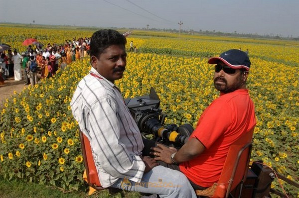 Nuvvu Nenu Prema Movie Stills