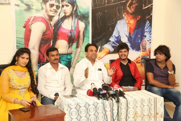 Okkaditho Modhalaindhi Movie Press Meet Stills