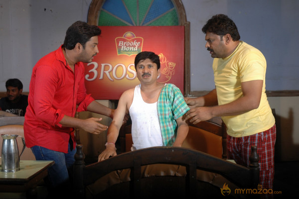 Pakdo Pakdo Movie New Stills 