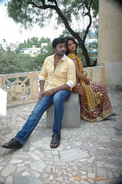 Pakdo Pakdo Movie Stills 