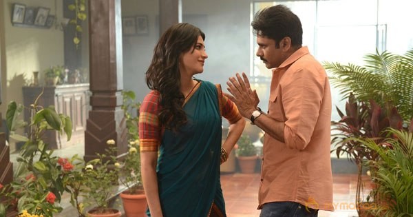 Pawan Kalyan's Katamarayudu New Still