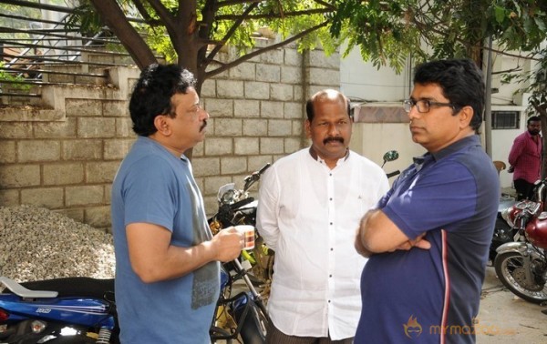 Shourya Movie Working Stills