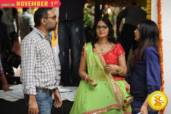 Size Zero Working Stills