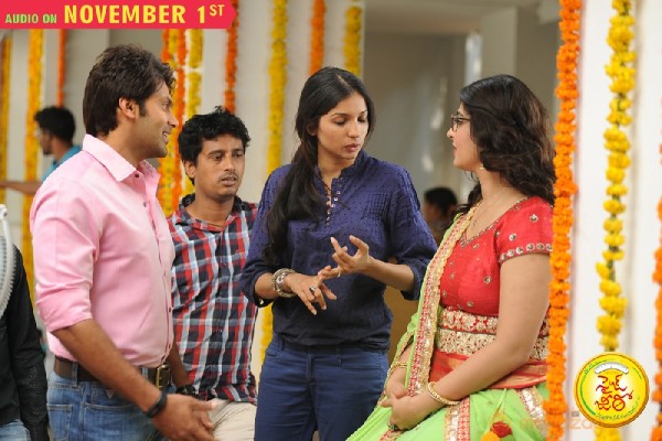 Size Zero Working Stills