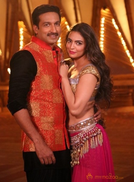 Soukhyam Item Song Stills1