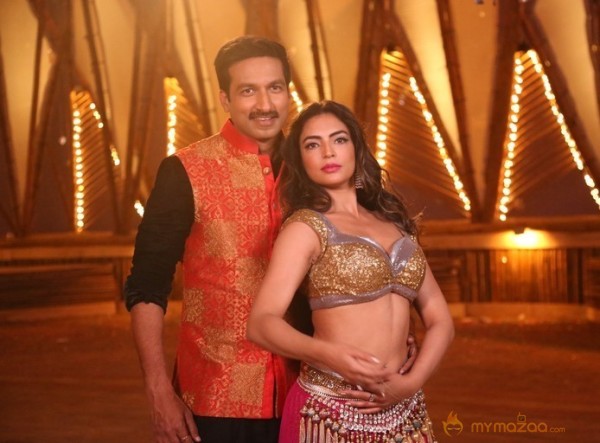 Soukhyam Item Song Stills1