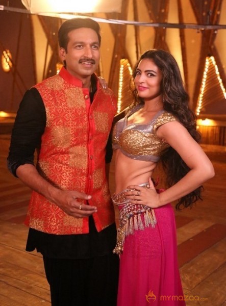 Soukhyam Item Song Stills1