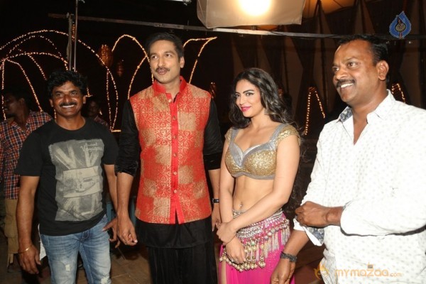 Soukhyam Item Song Stills1