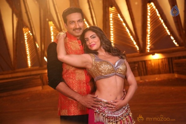 Soukhyam Item Song Stills1