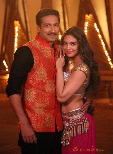 Soukhyam Item Song Stills1