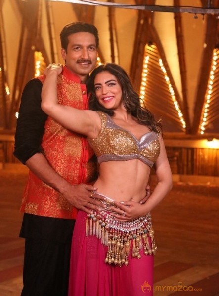 Soukhyam Item Song Stills1